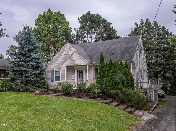 323 Ruskin Dr, Altoona, PA 16602