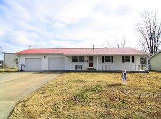 108 E Clarman Dr, Chaffee, MO 63740