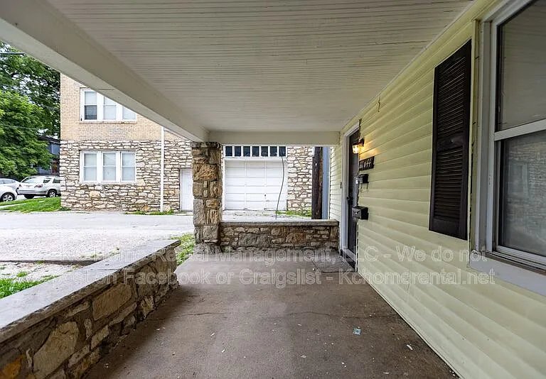 1111 W 44th St #B — Photo 4
