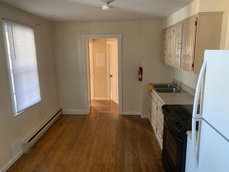 2nd image of 312 W 2nd St #3