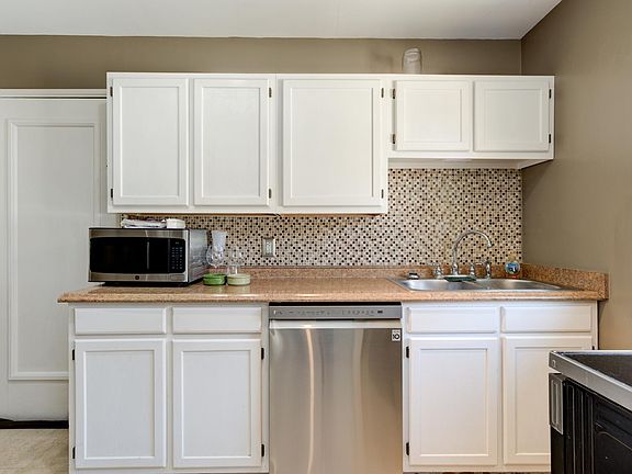5th image of 1809 Shady Ln Unit 3