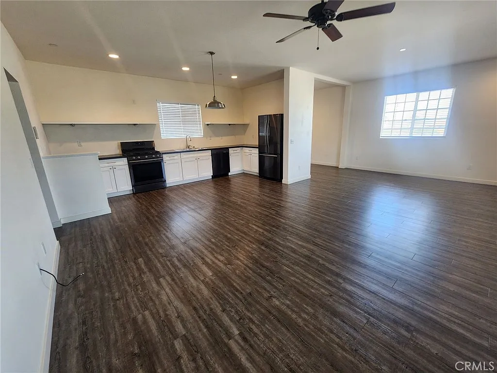 1 bed, 900 sqft, $1,595 — Photo 4