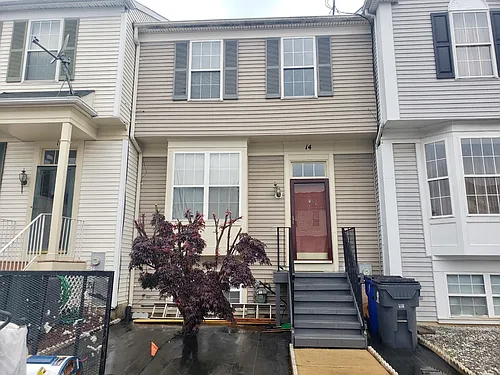 14 Spring Dr Photo 1