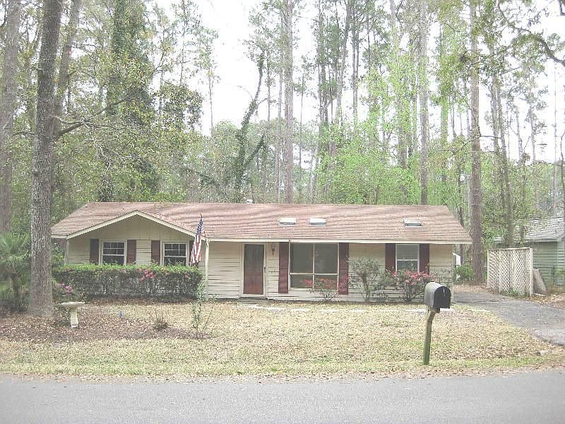 1st image of 28 Bay Pines Dr