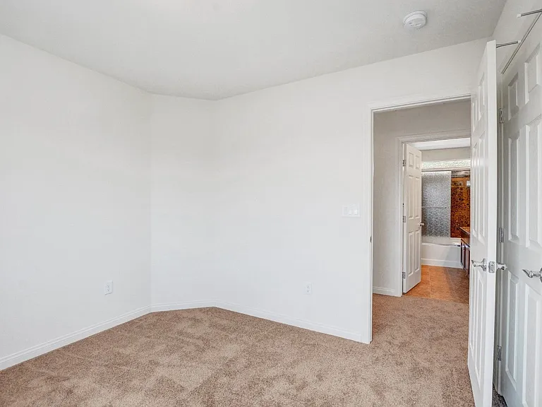 9824 Grey Sands St — Photo 37