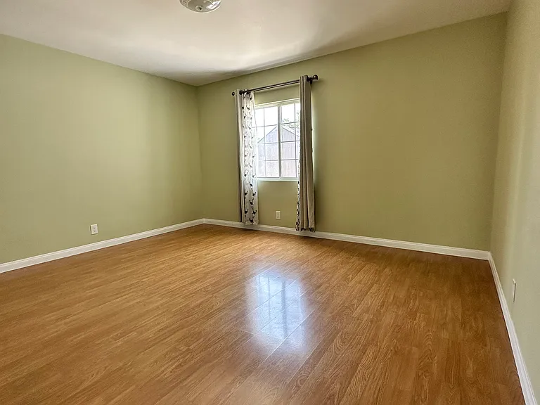 14552 Runnymede St — Photo 21