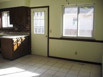 4th image of 170 Fay Ave
