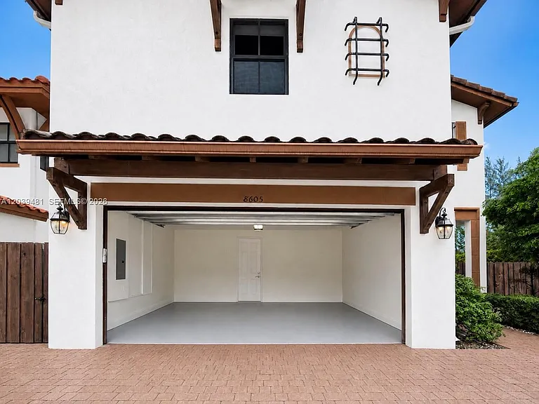 8605 NW 102nd Ct — Photo 3