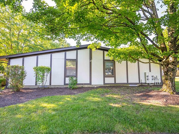 4th image of 3151 Birchway Dr #2