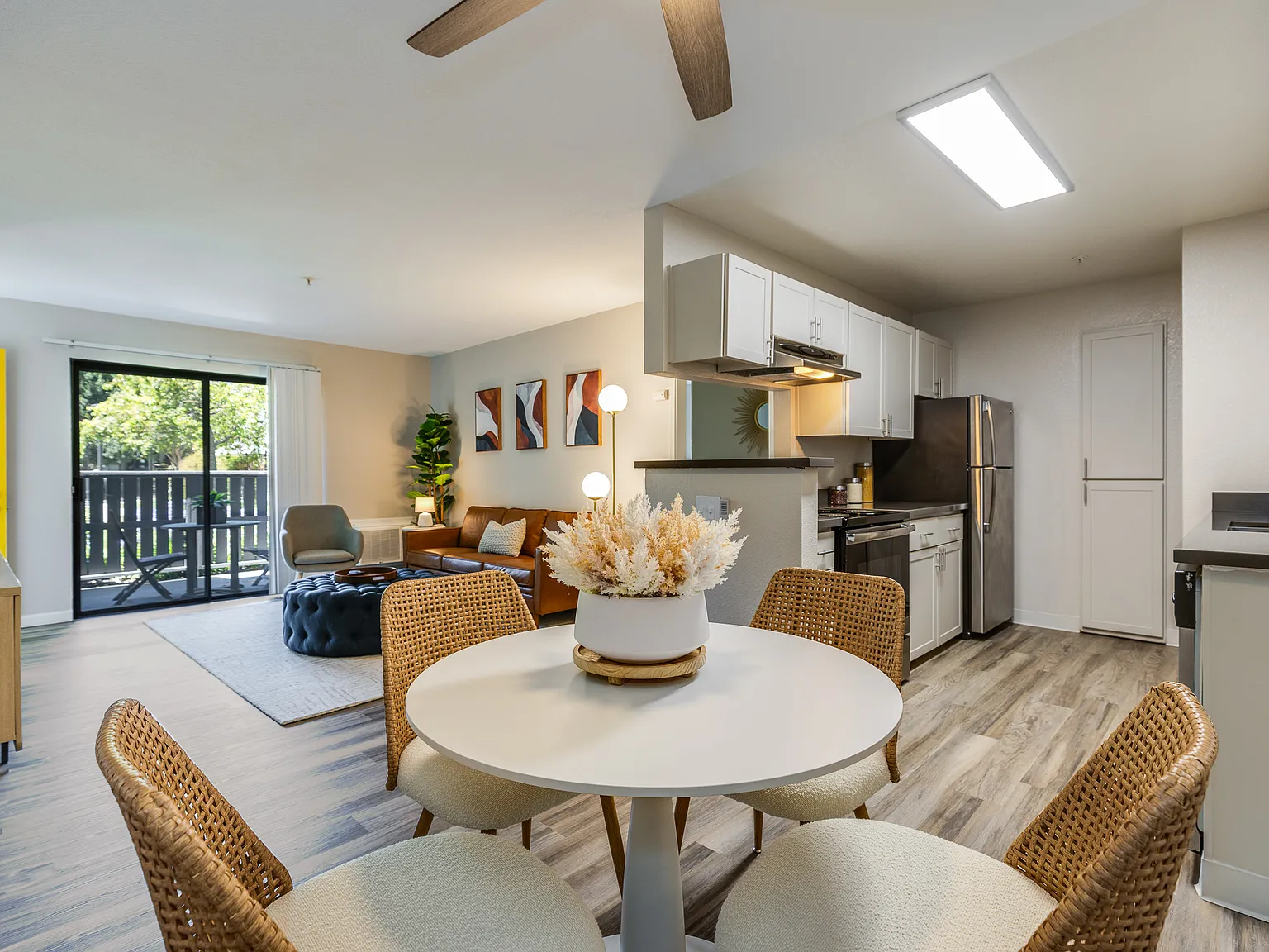 The Dutton Apartments — Photo 3