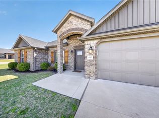 1737 Charismatic Dr, Prairie Grove, AR 72753