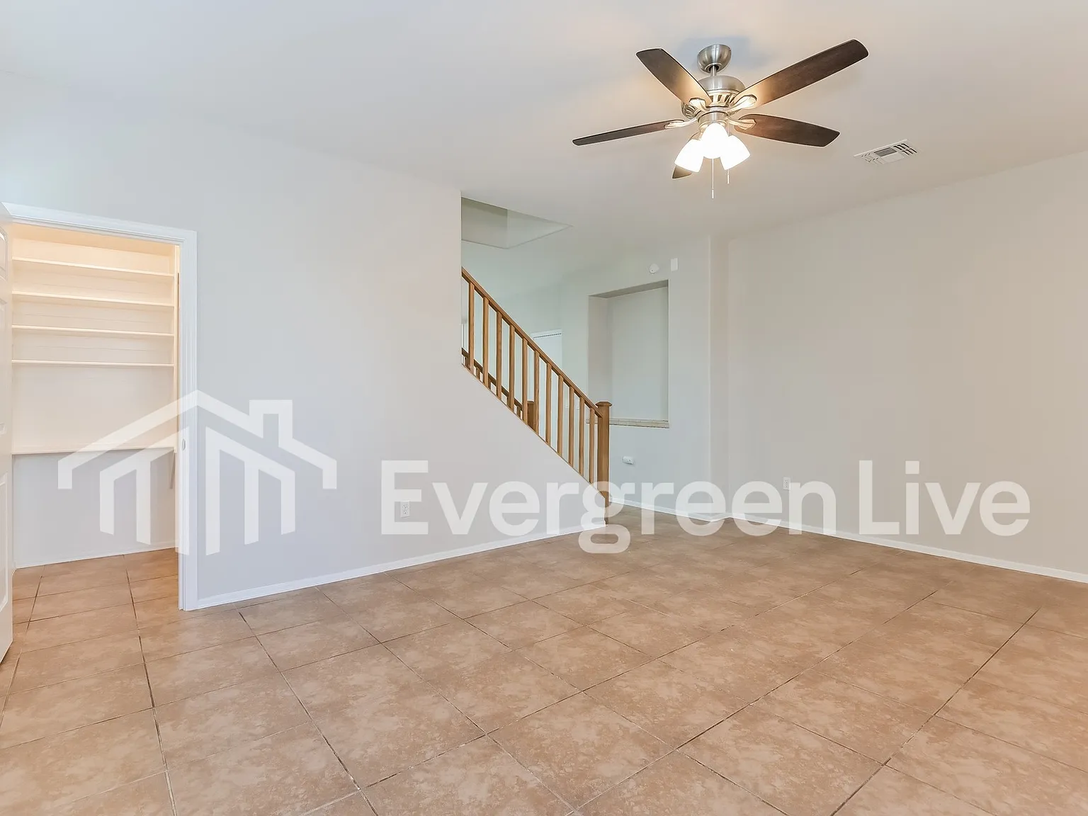 3 bed, 2.5 bath, 1703 sqft, $1,795 — Photo 4