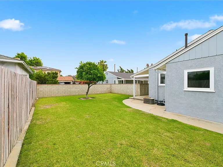 6266 N Muscatel Ave — Photo 5