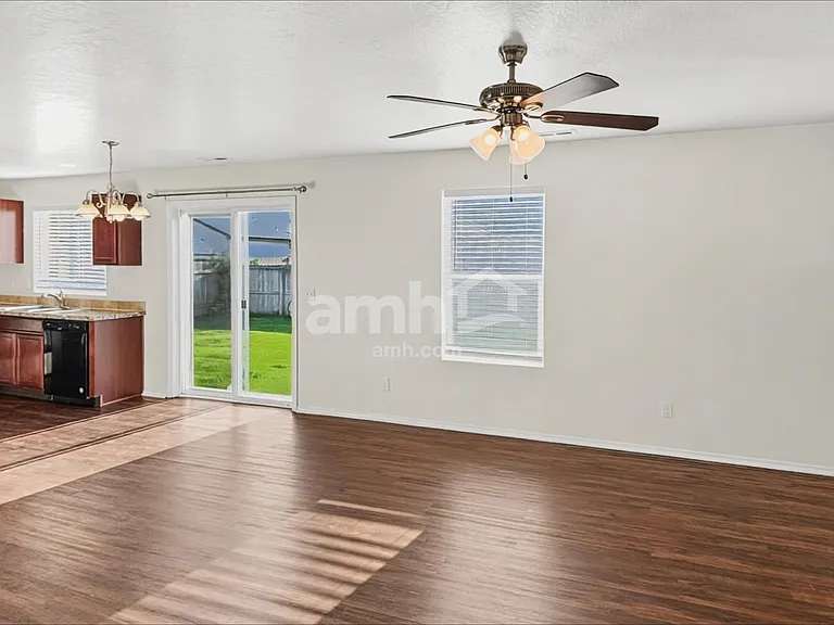 4716 Keepsake Ave — Photo 5