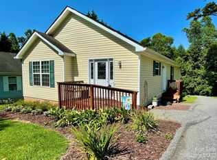 60 Deaver Park Cir, Asheville, NC 28806