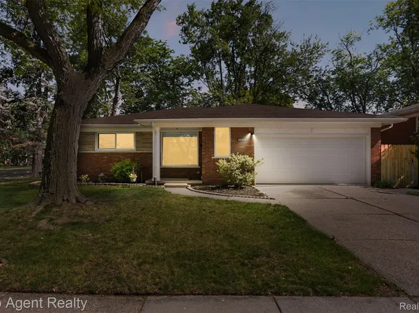 29492 Geraldine Dr, Warren, MI 48093