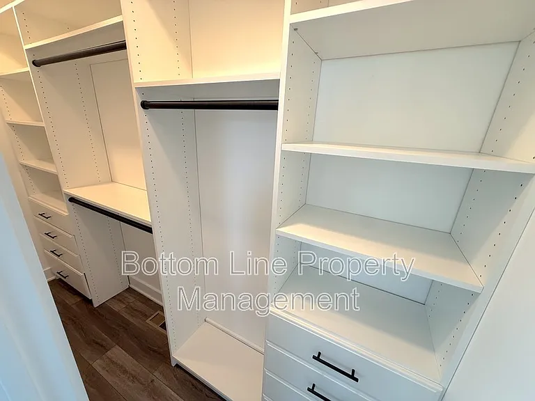 607 W Tremont Ave — Photo 17