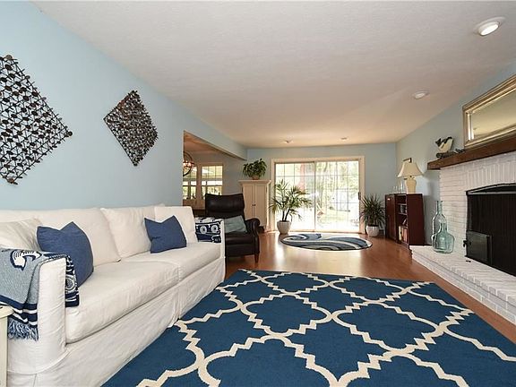 5th image of 2030 Berkeley Dr