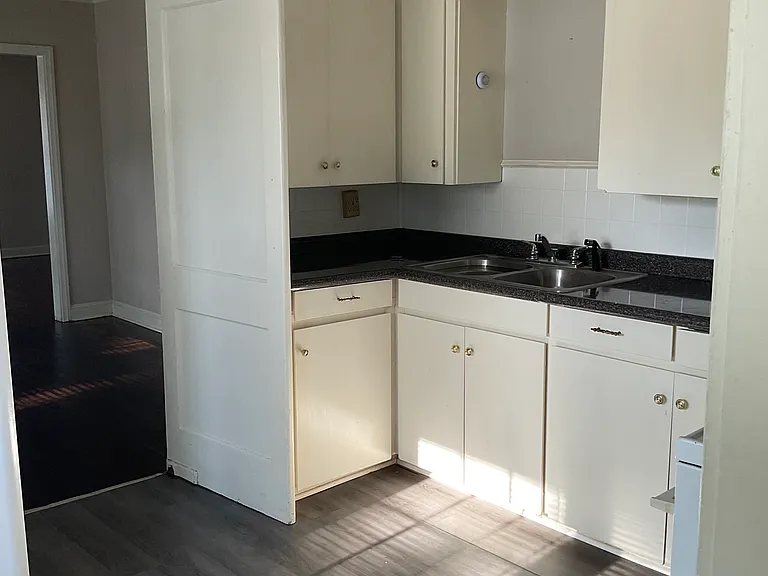 602 Dudley Dr — Photo 4