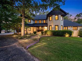 1205 E Hilltop Dr, Rogers, AR 72756