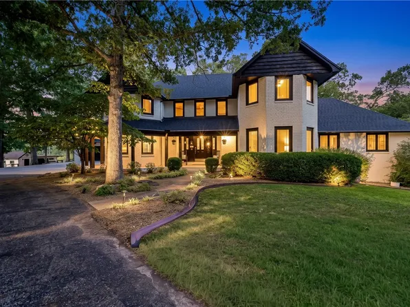 1205 E Hilltop Dr, Rogers, AR 72756