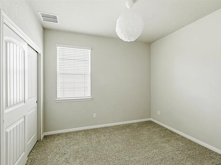 106 Lullaby Dr — Photo 16