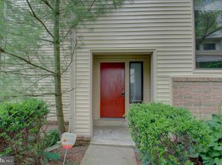 9739 Lake Shore Dr, Gaithersburg, MD 20886