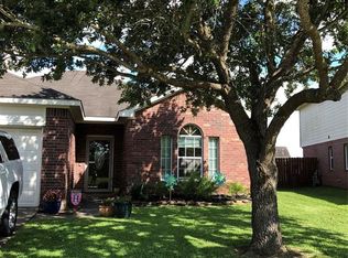 207 Silvermist Cir, Dickinson, TX 77539