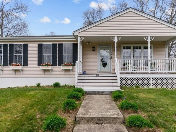 290 Wilmarth St, Attleboro, MA 02703