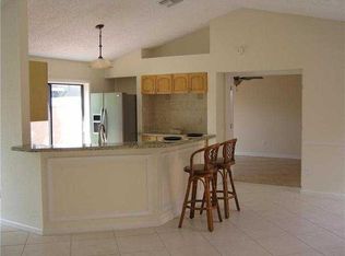 4737 NW 3rd St, Deerfield Beach, FL 33442