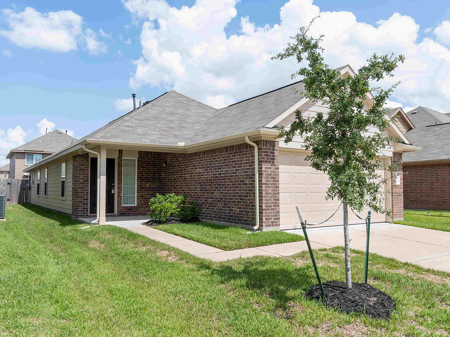 Latta Plantation Dr, Katy — Photo 2