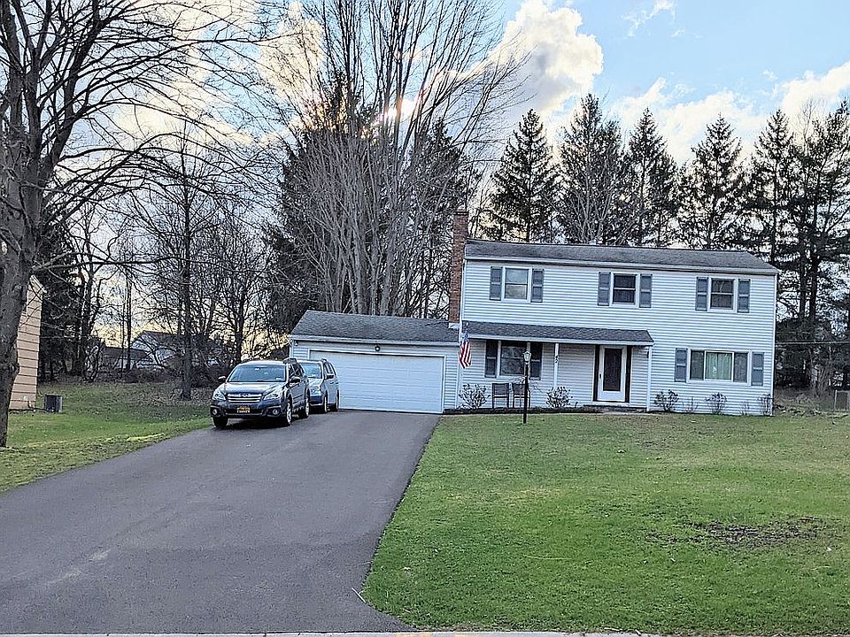 2nd image of 42 Dublin Heights Rd