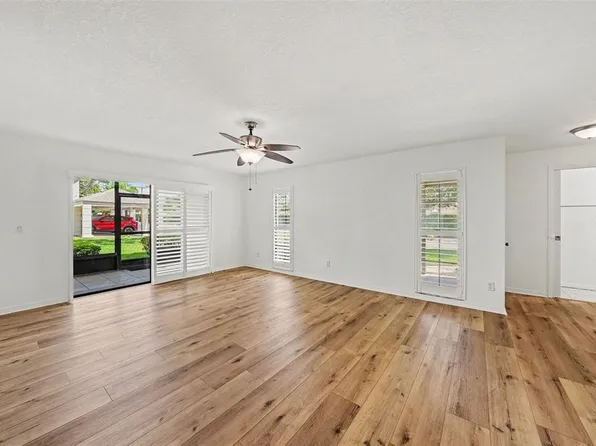 13030 VILLAGE CHASE CIRCLE, TAMPA, FL 33618