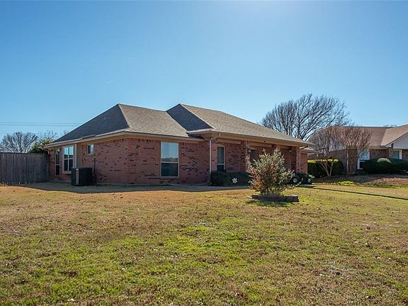 3rd image of 844 Bronco Ln