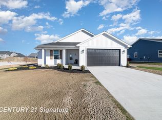 10148 Sarle Rd, Freeland, MI 48623