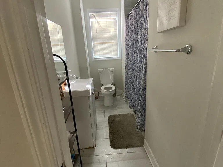 5207 38th Ave #B — Photo 2