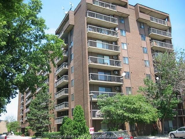 1st image of 3936 Wyandotte St E #908