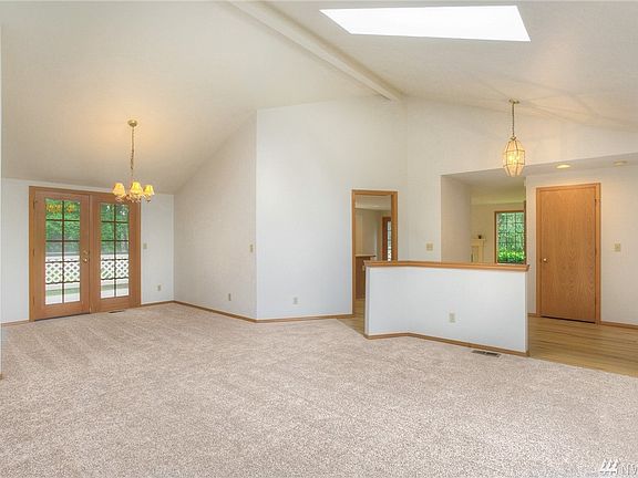 3rd image of 708 Fox Run Dr NW