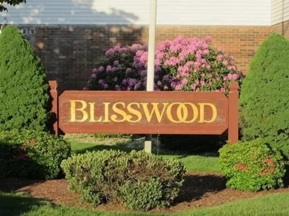 84 Fuller St APT 5, Ludlow, MA 01056