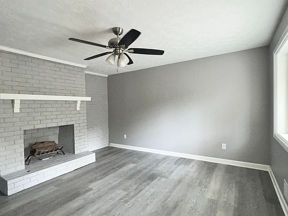 2nd image of 2894 Barry Ave SE