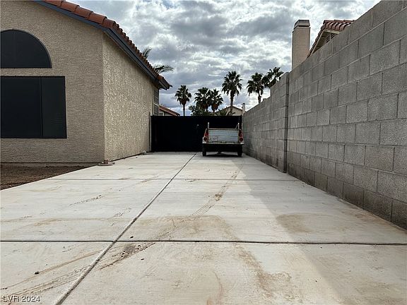 4th image of 420 Inglewood Cir
