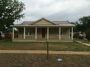 914 Virginia St, Graham, TX 76450