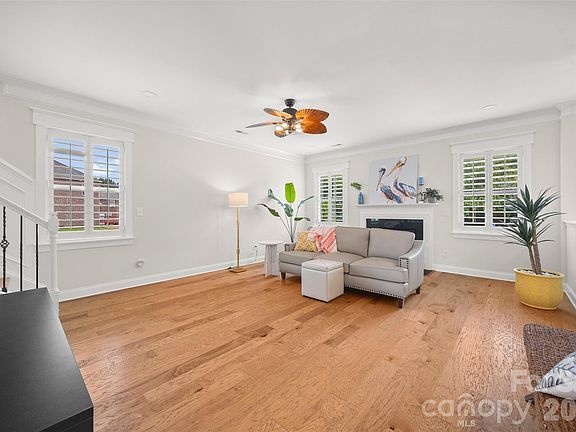 5th image of 2105 Belle Regal Cir