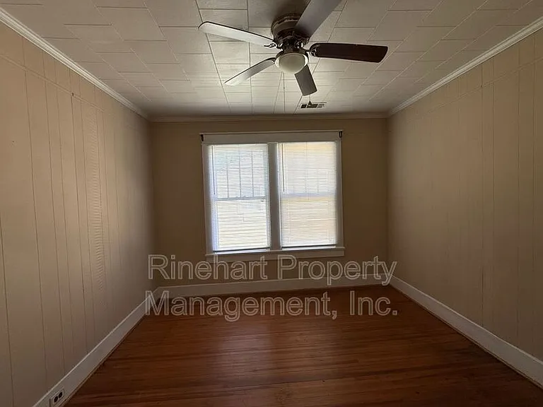 325 Walnut St — Photo 23