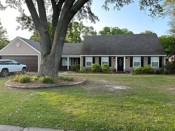 1254 Devonshire Pl, Greenville, MS 38701