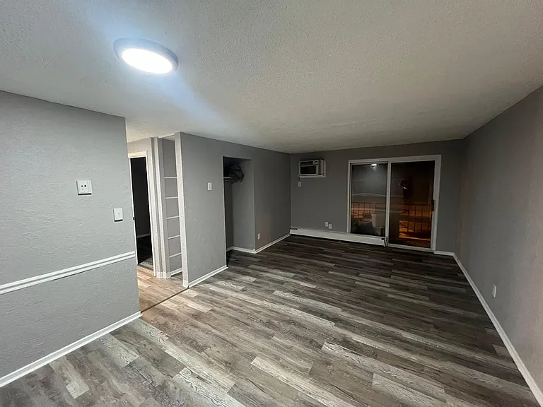 13420 Euclid Ave — Photo 40