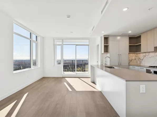 6468 Willingdon Ave #2901, Burnaby, BC V5H 2T3