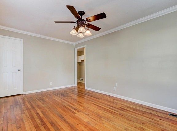 4th image of 3518 Kenilworth Ln