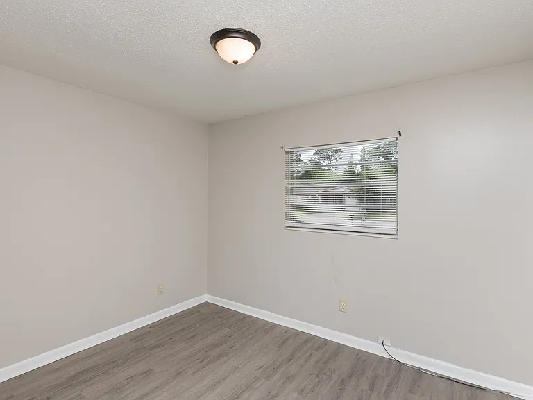 6404 Dunbar Rd — Photo 11