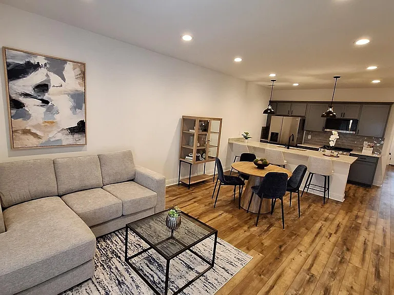 8028 Pine Valley Dr — Photo 23